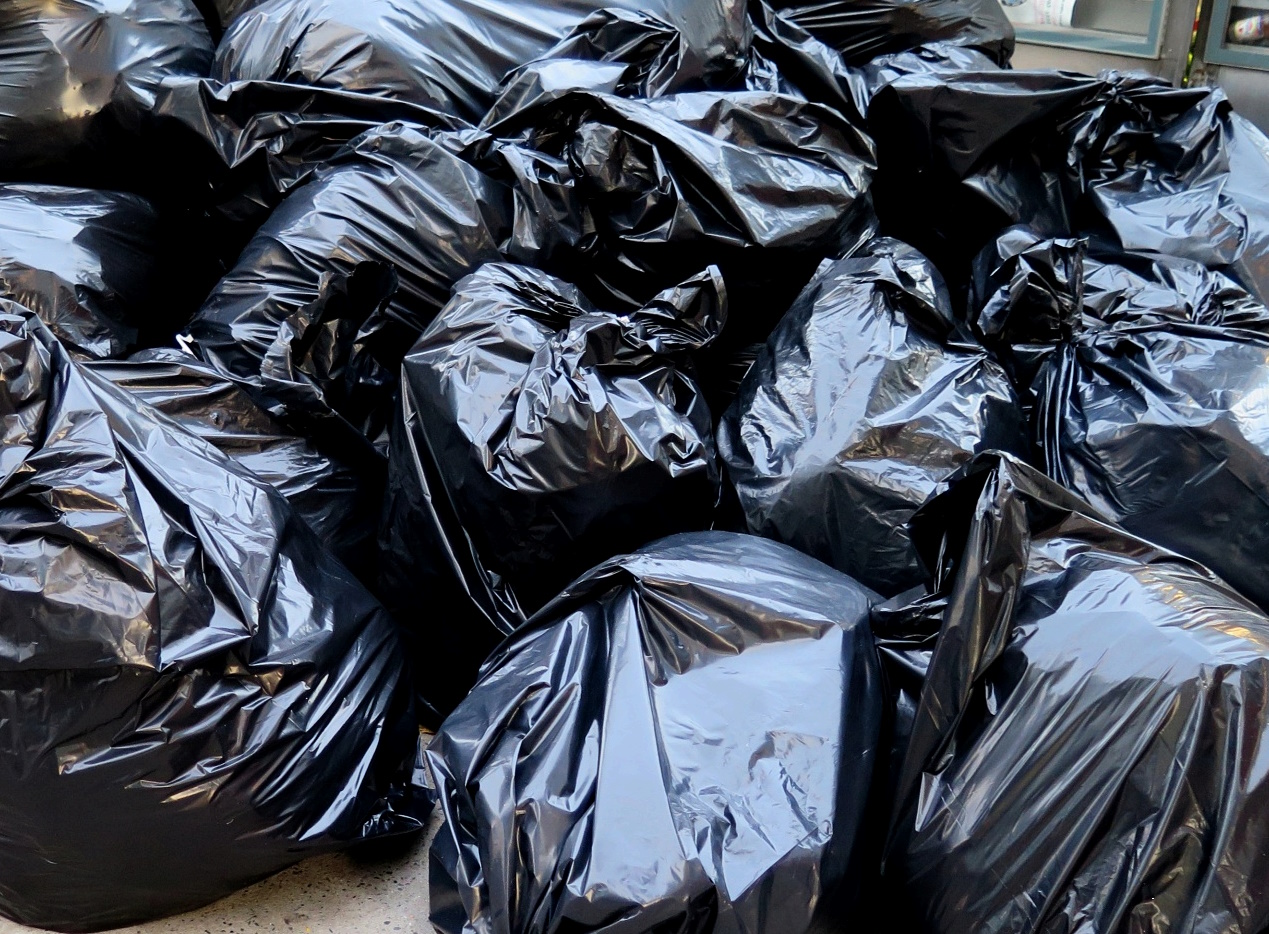 Featured image for “Monza: traslocano e abbandonano i rifiuti per la strada”